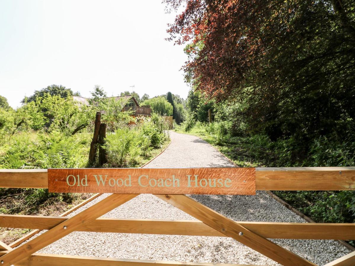 Old Wood Coach House Villa Lincoln Exterior photo